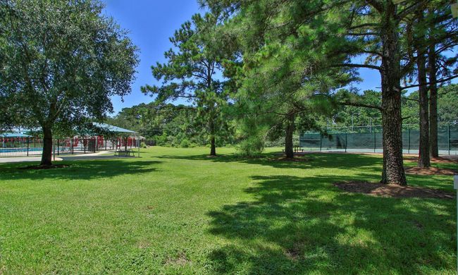 The park grounds are beautiful! | Image 42