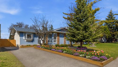 431 Queen Charlotte Dr Se, Calgary, AB, T2J4H2 | Card Image