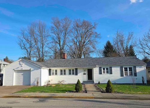 16 Boggess St, Buckhannon, WV, 26201-2102 | Card Image