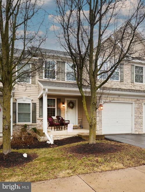 137 Quincy Ave, State College, PA, 16801-7464 | Card Image