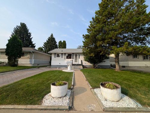 2788 Dunmore Road Se, Medicine Hat, AB, T1A2A5 | Card Image