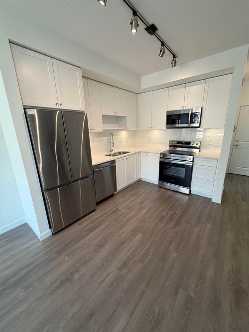 413-15733 85 Ave, Surrey, BC, V4N6Z1 | Card Image