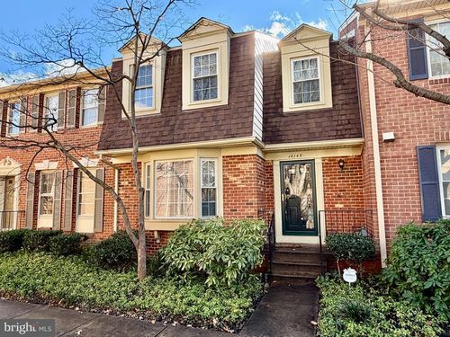 10145 Village Knolls Ct, OAKTON, VA, 22124-2729 | Card Image