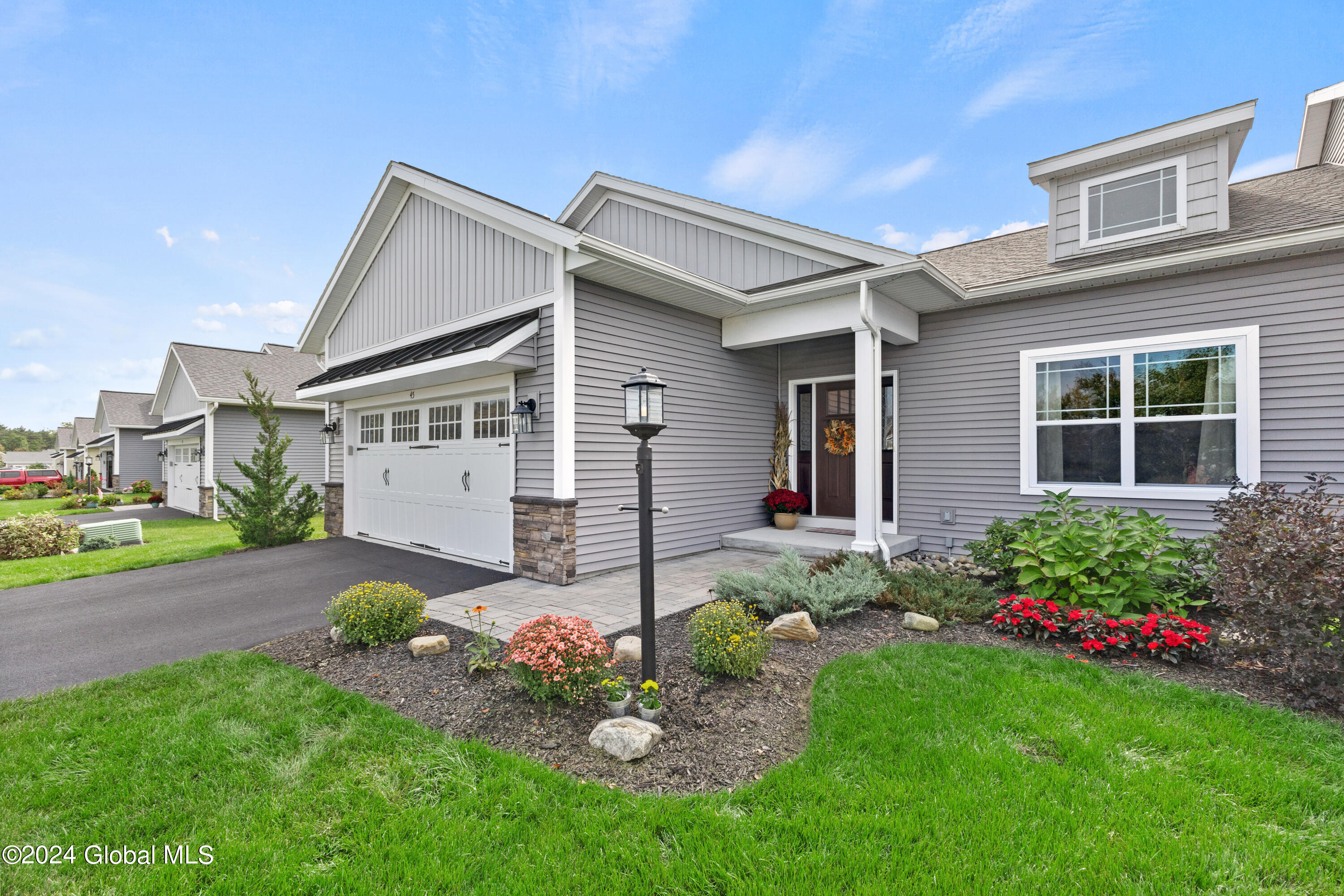 Vista Ct, Clifton Park, NY 12065