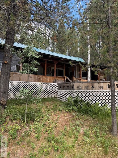 4024 Choctaw Rd, Island Park, ID, 83429-5225 | Card Image