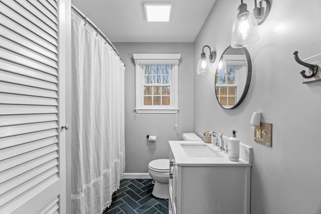 Updated full bathroom on main floor | Image 19