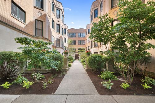 1a-1215 W Granville Ave, Chicago, IL, 60660-1923 | Card Image