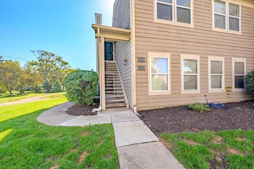 3430 Fishinger Mill Dr, Hilliard, OH, 43026-9304 | Card Image