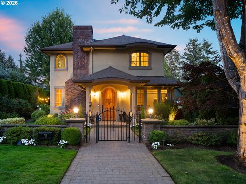 752 E Ave, LakeOswego, OR, 97034 | Card Image
