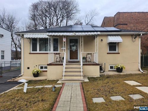 15 Webster Ave, Paterson, NJ, 07501-2505 | Card Image