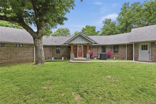 1701 N Hopi St, Chouteau, OK, 74337-3514 | Card Image