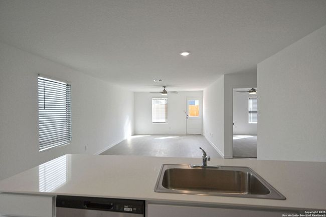 11559 Field Briar, House other with 3 bedrooms, 2 bathrooms and null parking in Converse TX | Image 5