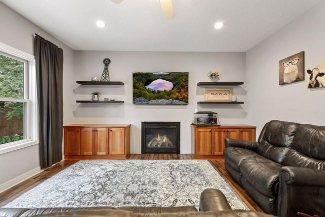 Living Room | Image 8