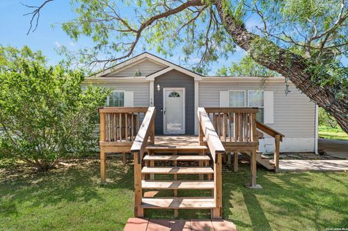 160 County Road 2664, Devine, TX, 78016-5235 | Card Image