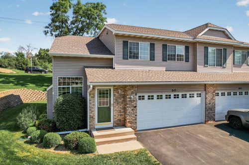 843 Summer Pines Cir, Hudson, WI, 54016-1979 | Card Image