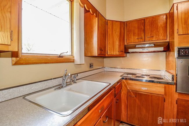 7 E 2 Nd St, House other with 3 bedrooms, 2 bathrooms and null parking in Port Reading NJ | Image 14