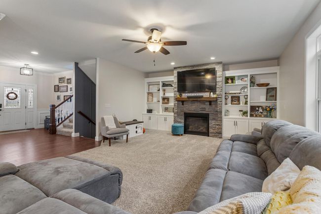 611 Weldon Springs Rd, House other with 4 bedrooms, 4 bathrooms and 3 parking in Monticello IL | Image 11
