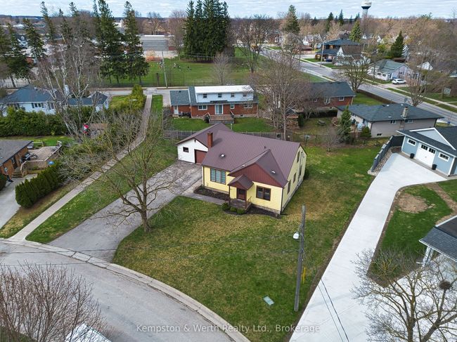 11 Churchill Dr, House other with 2 bedrooms, 1 bathrooms and 6 parking in Listowel ON | Image 37