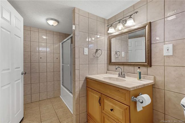 51 Janet Dr, Home with 3 bedrooms, 1 bathrooms and null parking in New Britain CT | Image 20