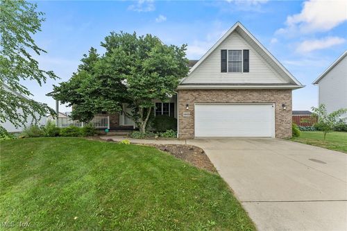 1603 Sturbridge Dr, Louisville, OH, 44641-8786 | Card Image