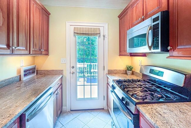3 - 3 Lowell Dr, Condo with 2 bedrooms, 3 bathrooms and 2 parking in Hopkinton MA | Image 9