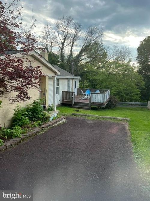 1787 Hendricks Rd, HARLEYSVILLE, PA, 19438-1372 | Card Image
