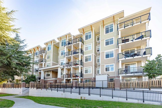 217 - 20686 Eastleigh Crescent, Condo with 3 bedrooms, 2 bathrooms and 2 parking in Langley BC | Image 1