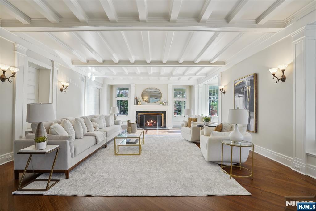 Residential in Millburn 5