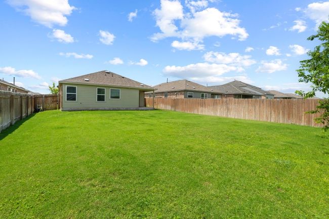 Plenty of room for kids or pets to play. | Image 29