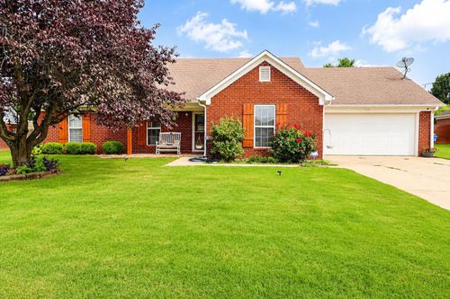 710 Bloomington Dr, Brighton, TN, 38011-4133 | Card Image