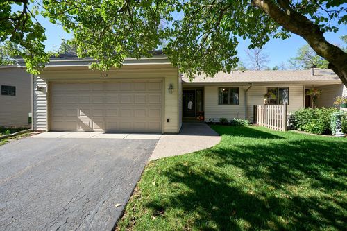 5313 Yorktown Ln N, Plymouth, MN, 55442-1939 | Card Image