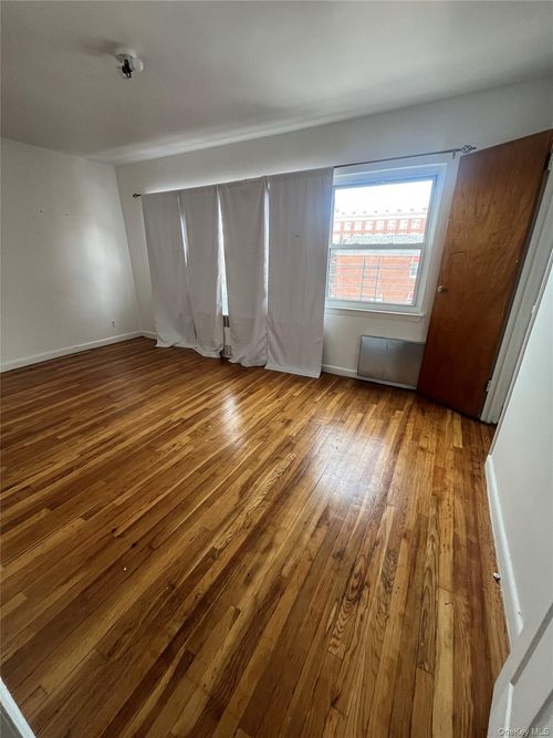 8539 75th St, Woodhaven, NY, 11421-1051 | Card Image