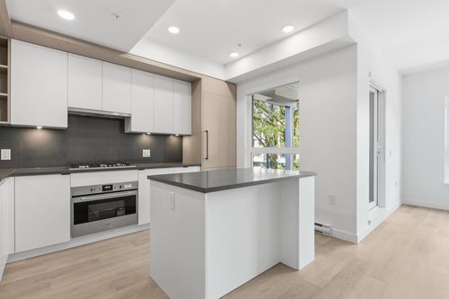 203-2268 Broadway E, Vancouver, BC, V5N0L2 | Card Image