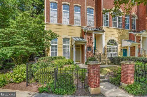 116a-1867 Crescent Park Dr, RESTON, VA, 20190-3279 | Card Image
