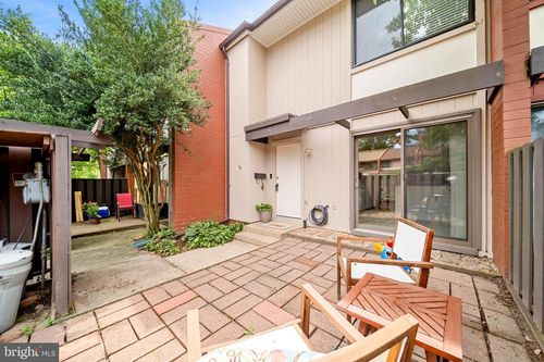 1386 Northgate Sq, RESTON, VA, 20190-3713 | Card Image