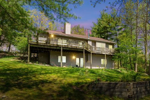 10511 Stoney Point Dr, Delton, MI, 49046-7719 | Card Image