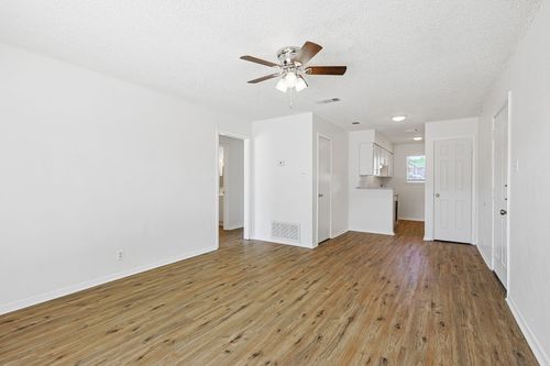 b-2637 W Randol Mill Rd, Arlington, TX, 76012-4279 | Card Image