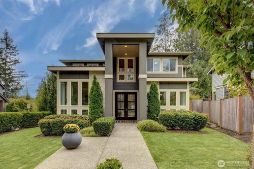 16013 Se 140th St, Renton, WA, 98059-7522 | Card Image