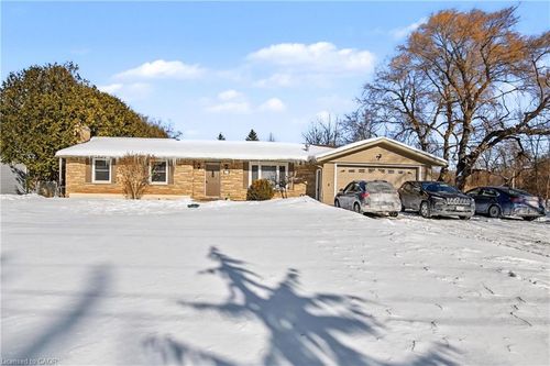 334 Freelton Rd, Puslinch, ON, N0B2J0 | Card Image