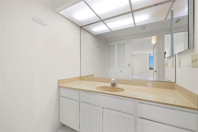 Primary bath | Image 23
