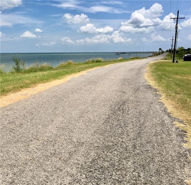 455 Egery Island Rd, House other with 3 bedrooms, 2 bathrooms and 2 parking in Taft TX | Image 8