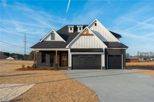 117 Hanes Ln, Lexington, NC, 27295-5775 | Card Image