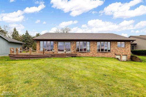 2512 River Rd, Marysville, MI, 48040-1966 | Card Image