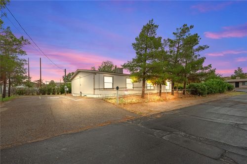 529 1st Ave, Kingman, AZ, 86401-6161 | Card Image