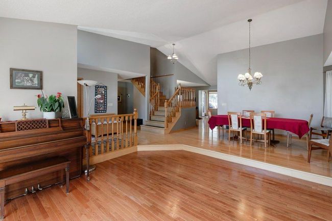28 Edenstone View Nw, Home with 3 bedrooms, 3 bathrooms and 4 parking in Calgary AB | Image 4