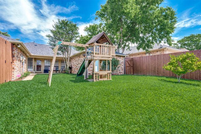 2332 Heatherwoods Way, House other with 3 bedrooms, 3 bathrooms and null parking in Carrollton TX | Image 33