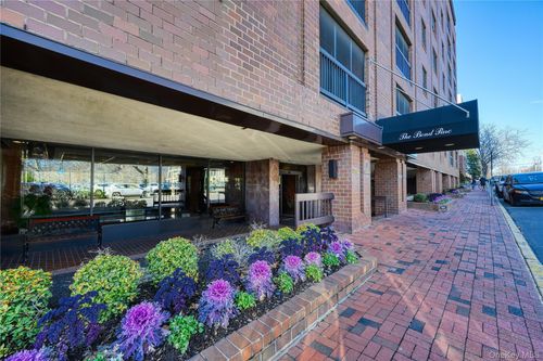 5b-12 Bond St, Great Neck, NY, 11021-2006 | Card Image