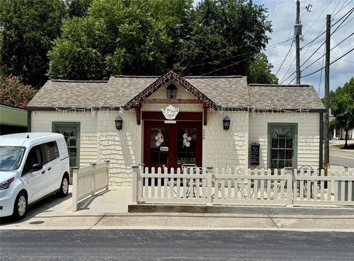 126 W Highland Ave, Monroe, GA, 30655-1946 | Card Image