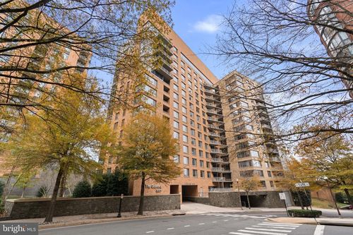 apt-813-2001 15th St N, ARLINGTON, VA, 22201-2695 | Card Image