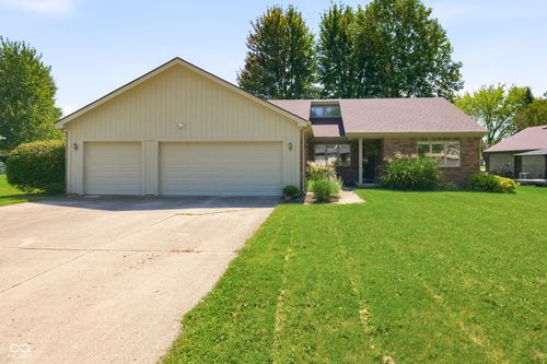 305 Lake View Dr, Greenfield, IN, 46140-1364 | Card Image